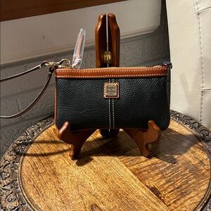 Dooney & Bourke Black Wristlet Pebble Grain Leather